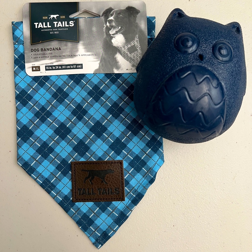 ๐ถ๐๐ฉตTALL TAILS Blue๐๐ฉตPlaid Bandana & ZIPPY PAWS Rubber Squeak Toy NWT